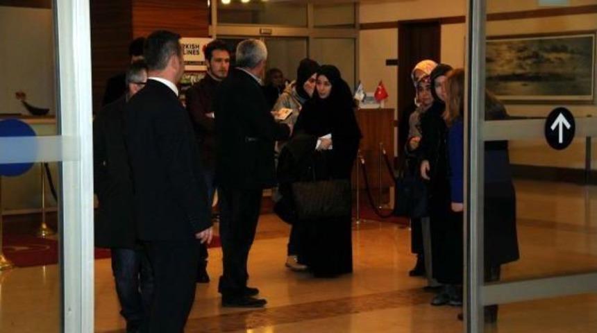 Yanan Feribottan Kurtarılan 9 T&uuml;rk Yolcu İstanbul'da