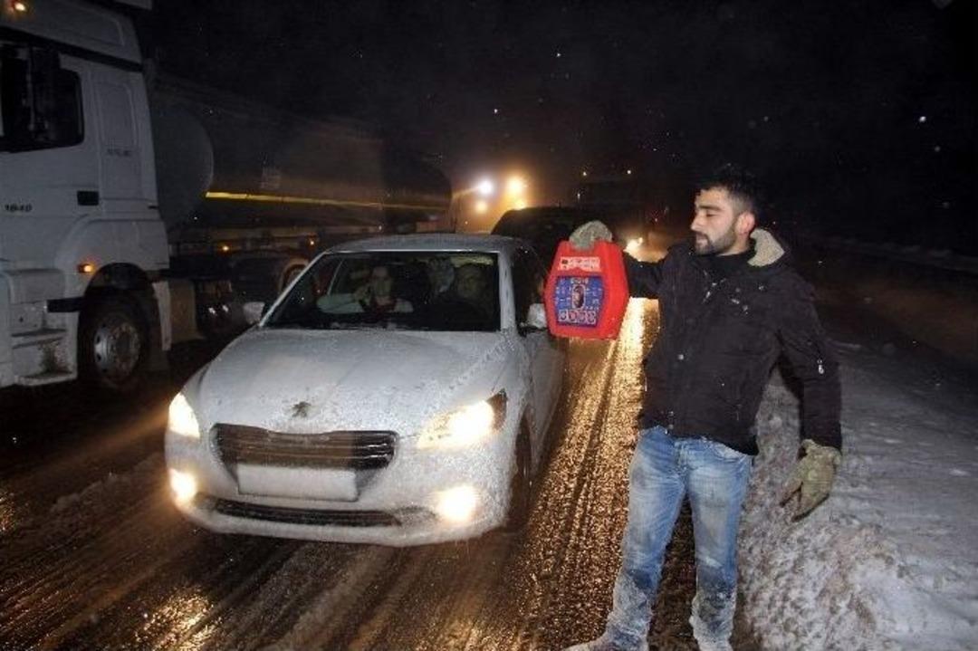 Kar Ve Buzlanma Ulaşımı Etkiledi