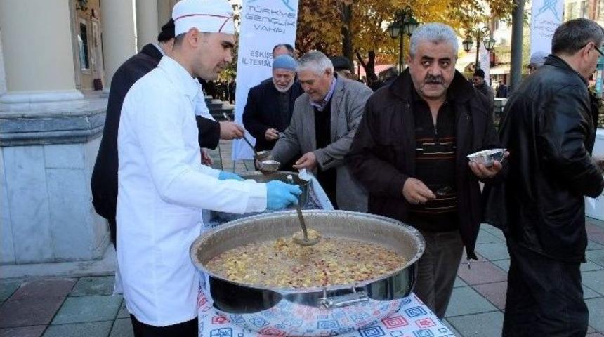 Vatandaşların Aşure Sırası