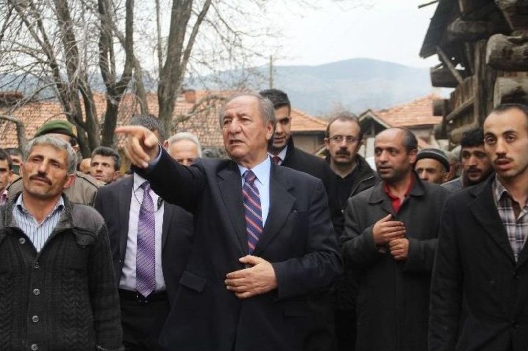 Vali Kara&rsquo;dan Yanan K&ouml;ye Ziyaret