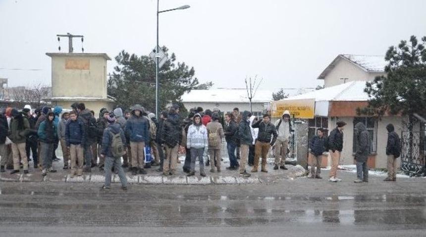 &Ccedil;orlu&rsquo;da Eğitime Kar Engeli