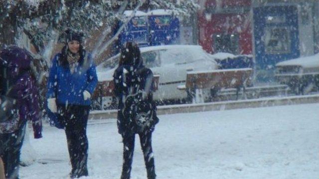 Kar Tekirdağ’ı Beyaza Bürüdü