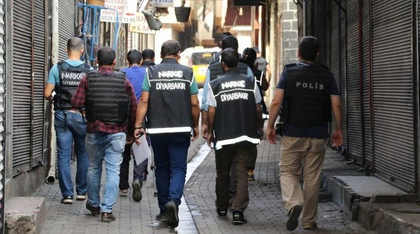 Diyarbakır&rsquo;da Hava Destekli Şafak Operasyonu: 10 G&ouml;zaltı