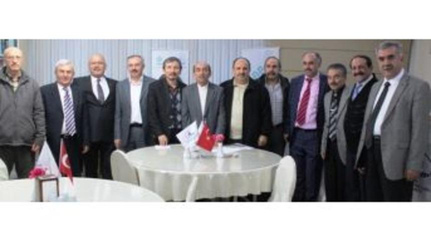 Cafer Vayni: Muhafazakar G&ouml;r&uuml;nt&uuml; Veren Yayınevleri Yazarların Hakkını Yiyor