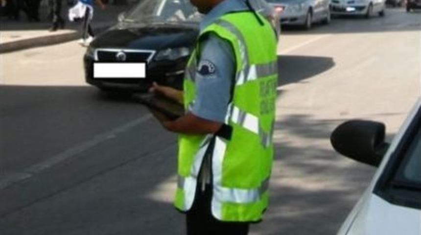 Aksaray&rsquo;da Yaya Ge&ccedil;idine Park Eden Polis Aracına Ceza Yazıldı