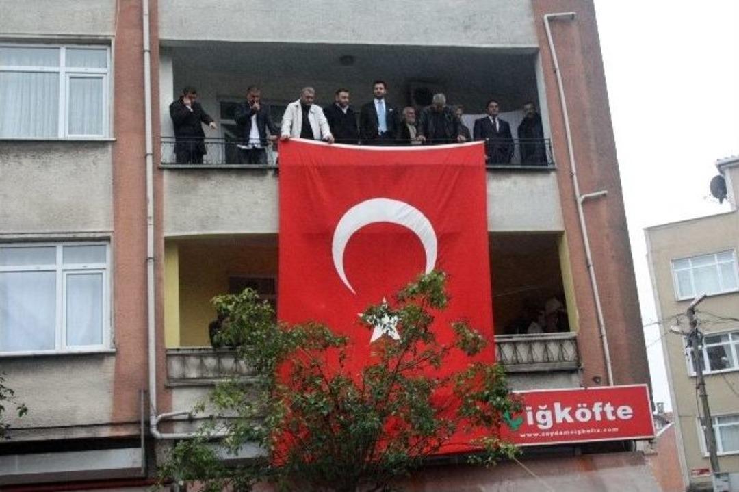 Alaattin &Ccedil;akıcı, Annesinin Evinden Ayrıldı