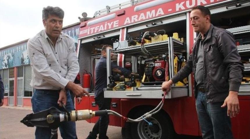 Denizcilik Fak&uuml;ltesi &Ouml;ğrencileri G&ouml;n&uuml;ll&uuml; İtfaiyeci Oluyor