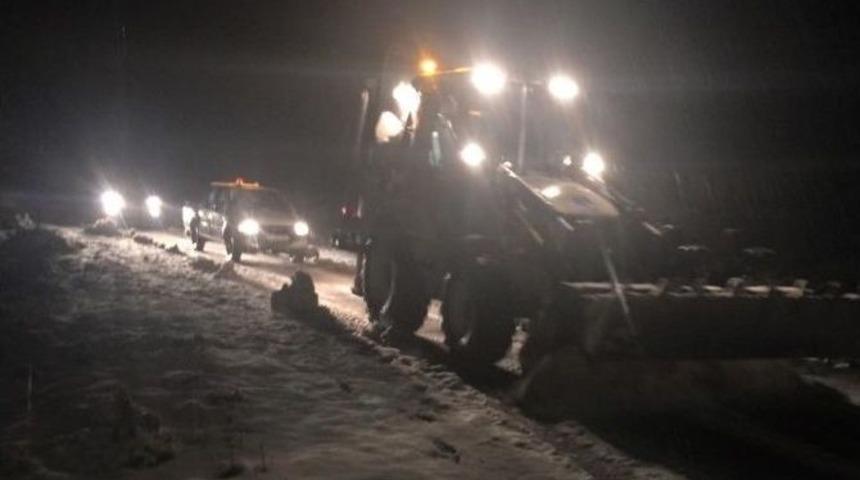 Ara&ccedil;ta Mahsur Kalan 6 Kişi Kurtarıldı