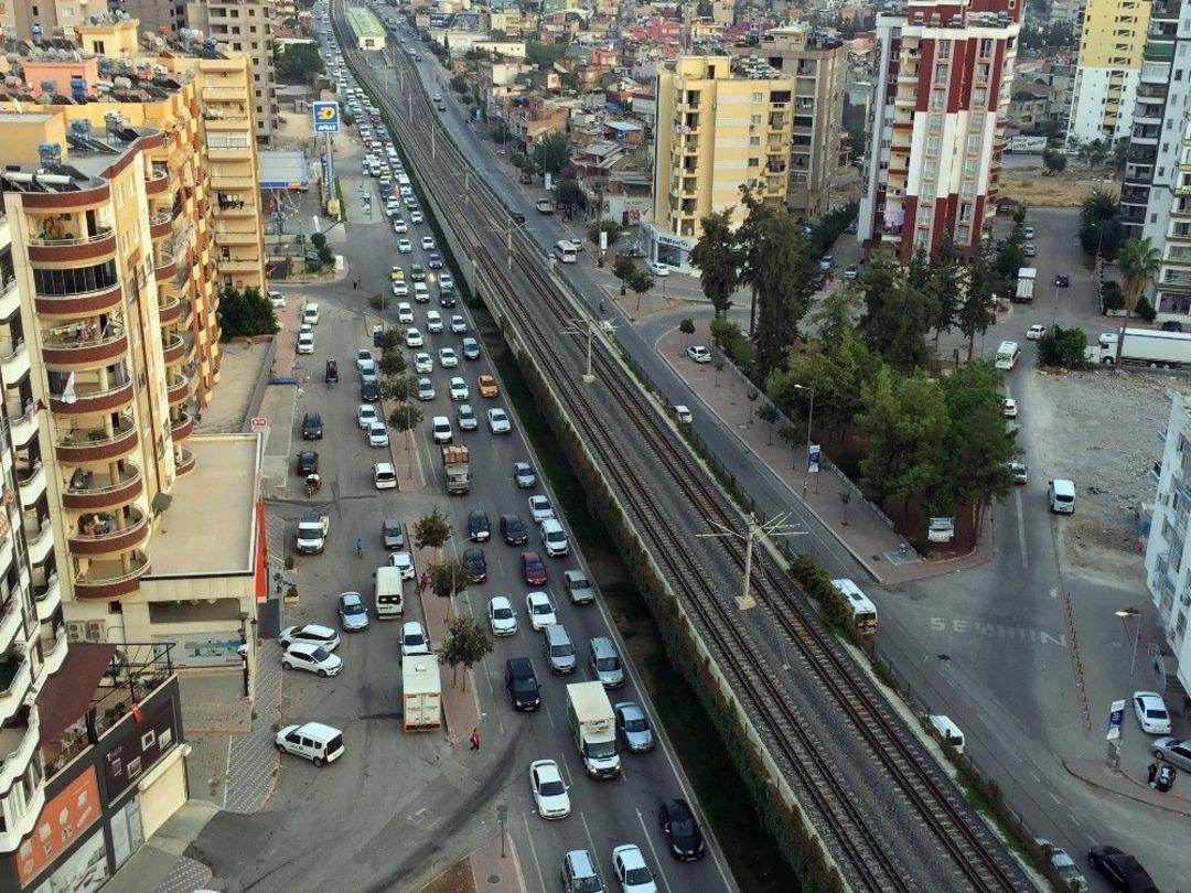 Adana Trafiği İstanbul Trafiğiyle Yarışıyor