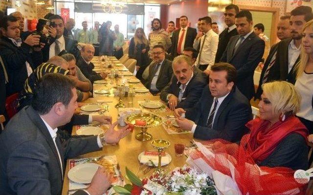 Safiye Soyman Ve Faik &Ouml;zt&uuml;rk Mutfağa Girdi 1