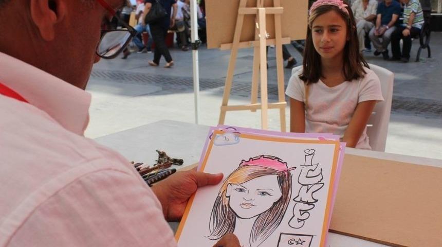 Bu Şenlik G&uuml;ld&uuml;r&uuml;yor