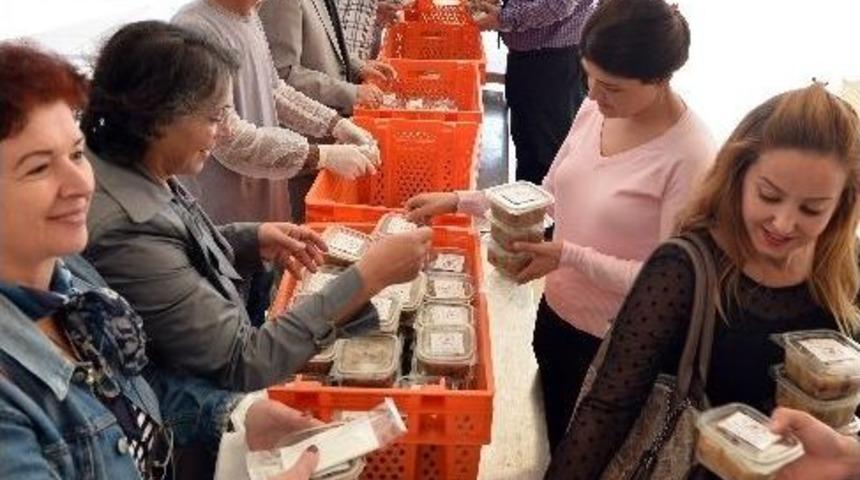 Muratpaşa&rsquo;dan Aşure İkramı