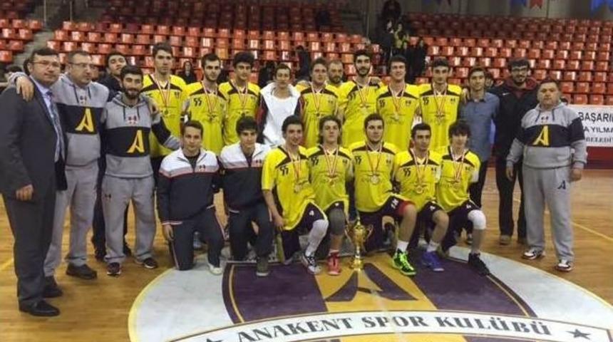 Anakent&rsquo;in Gen&ccedil;leri Şampiyonluk Kupasını Kaldırdı