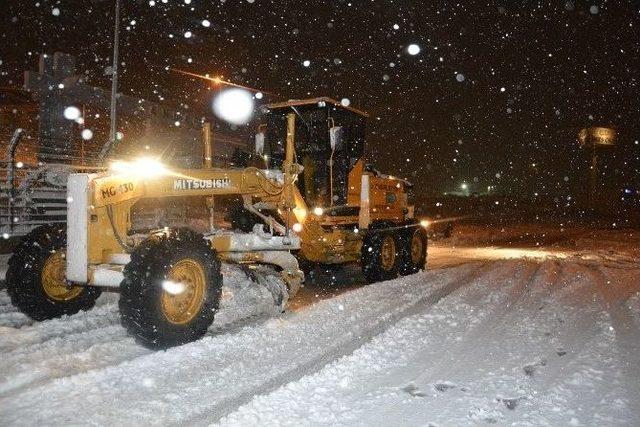 Dilovası’nda Kar Timleri Görev Başında