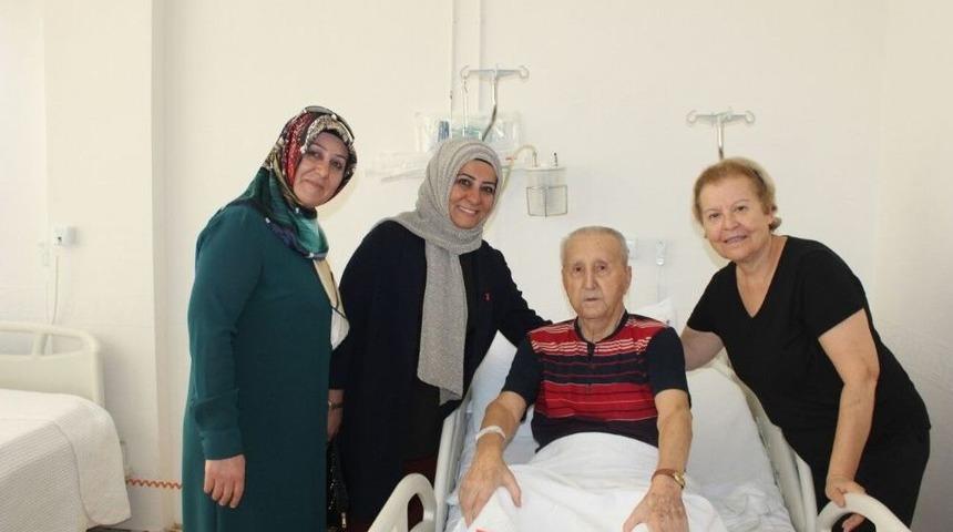 Başkan Ko&ccedil;&rsquo;tan Gata&rsquo;da Yatan Gazilere Ziyaret