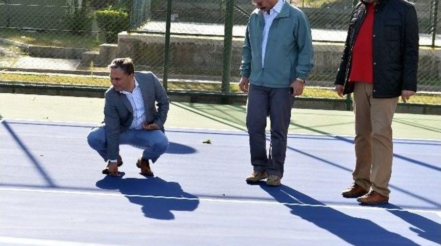 Muratpaşa Belediyesinden Yeni Tenis Kortları
