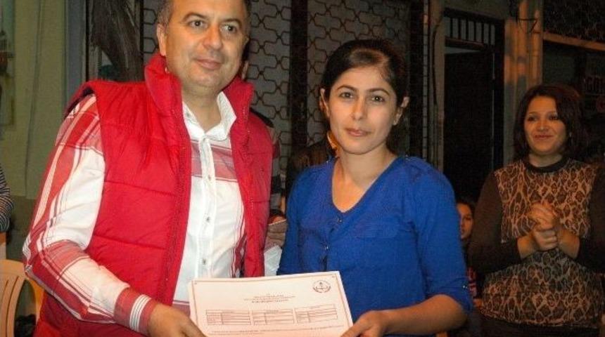 İşitme Engelliler Kursiyerleri Sertifikalarını Aldı