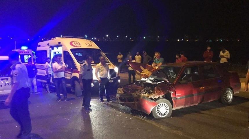 &Uuml;&ccedil; Aracın Karıştığı Kazada 5 Kişi Yaralandı