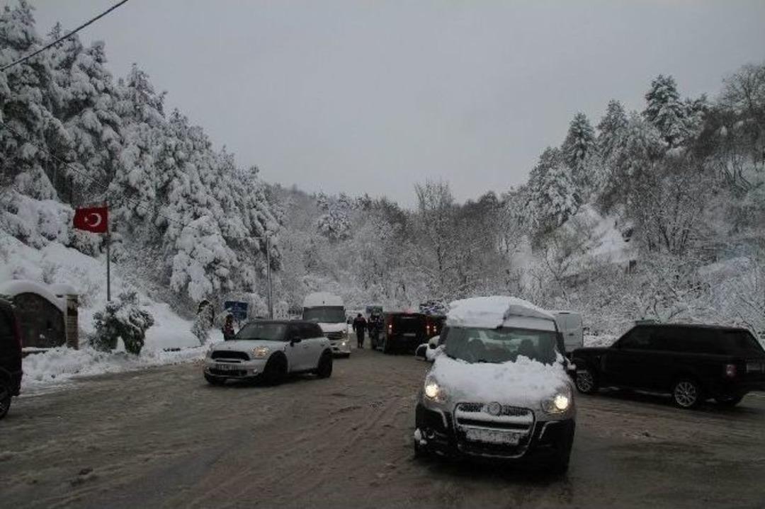 (&ouml;zel Haber) Yoğun Kar Uludağ Yolunu Trafiğe Kapattı