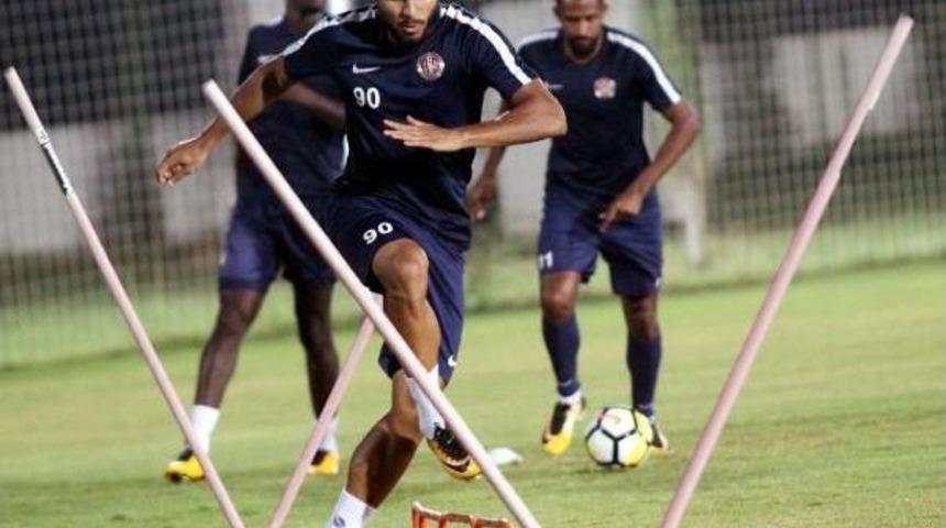 Antalyaspor, David Badia Y&ouml;netiminde &Ccedil;alıştı