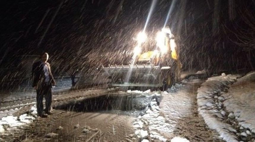 Saruhanlı&rsquo;da Kapanan Yollar Ulaşıma A&ccedil;ıldı