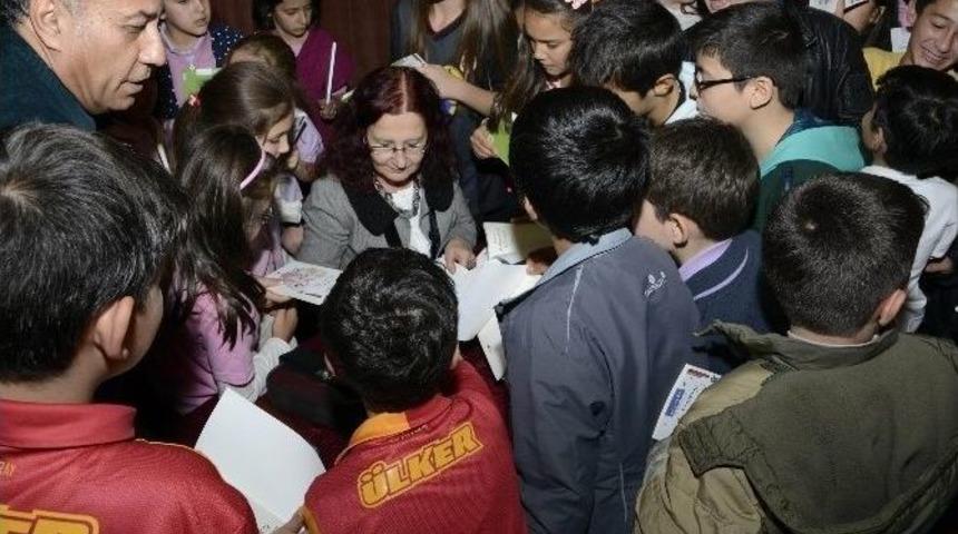 Meram&rsquo;da Yazarların &Ccedil;ocuklarla Buluşması S&uuml;r&uuml;yor