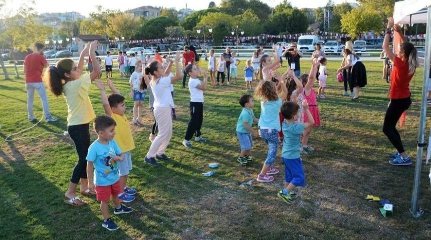 &Ccedil;ocuklar Yaz Sonu Şenliğinde Doyasıya Eğlendi