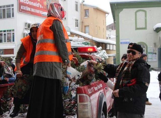 Ormancıların Yılbaşı Hediyesi Fidan