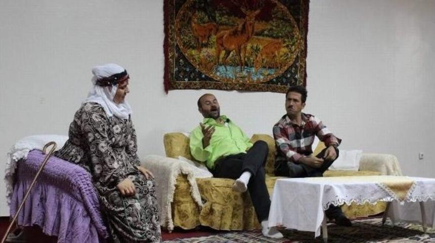 Pervarili Gen&ccedil;lerden &rsquo;bayramlık Pabu&ccedil;&rsquo; Oyunu