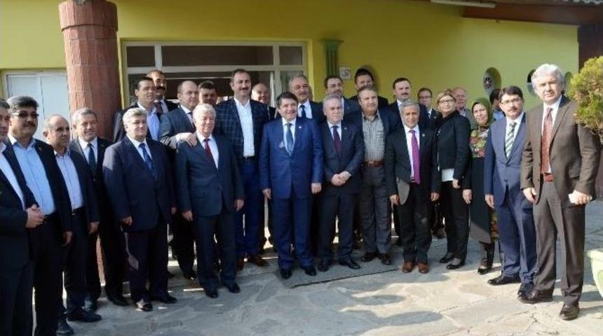 Ak Parti Manisa İl&ccedil;e Belediye Başkanları Akhisar&rsquo;da Toplandı
