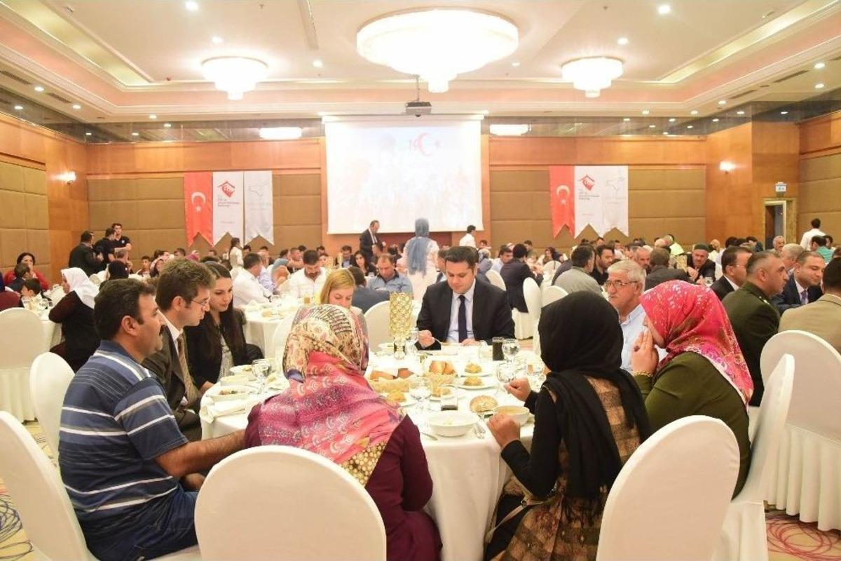 Başkan Vekili &Ouml;zt&uuml;rk, Gazilerle Bir Araya Geldi