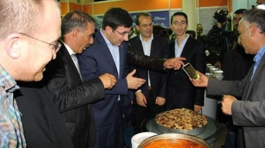 Karlıova Standı Yemekleri İle İlgi Topladı