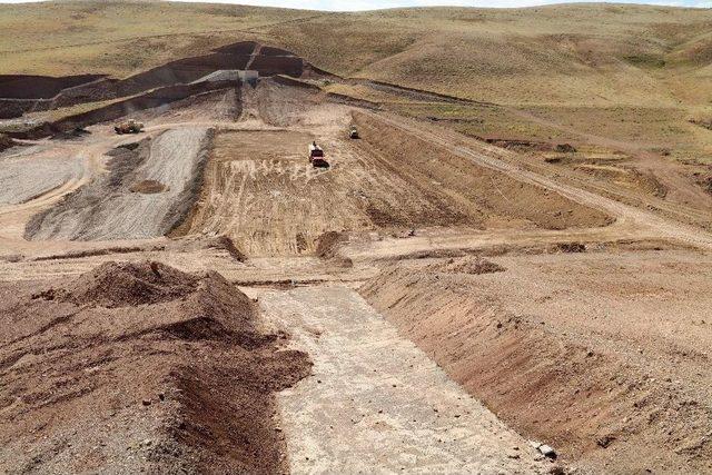 Erzincan Çatakdere Gölet’inde Çalışmalar Devam Ediyor