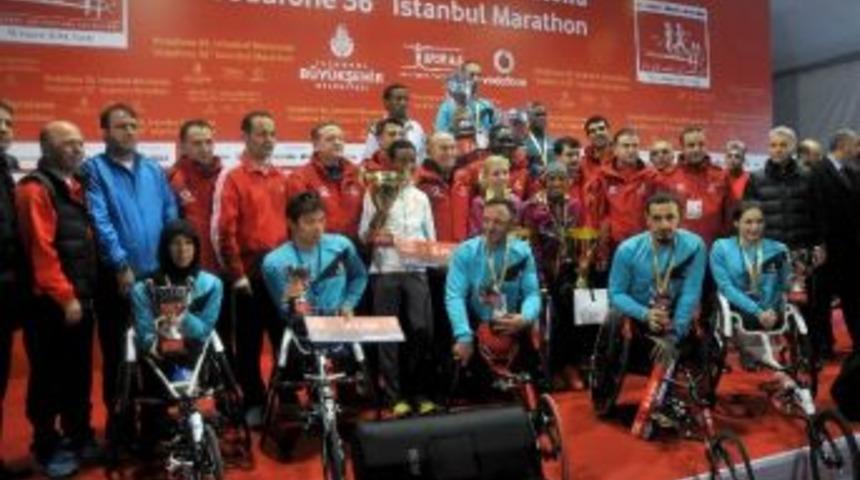 İstanbul Maratonu&rsquo;nda &Ouml;d&uuml;l T&ouml;reni Yapıldı