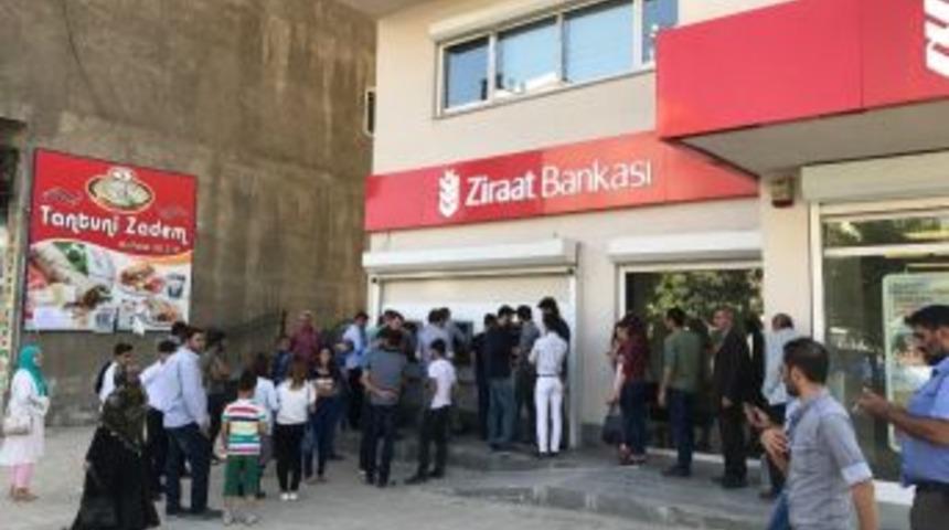 Y&uuml;ksekova&rsquo;da Atm Kuyruğu