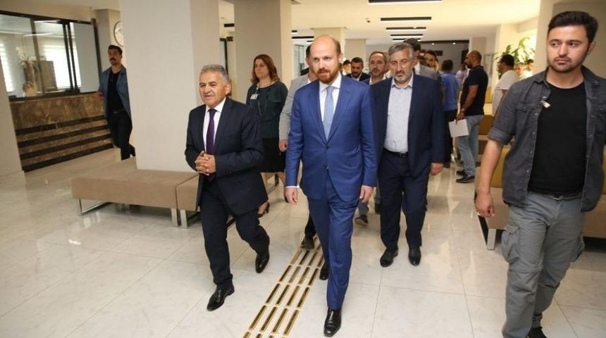 Bilal Erdoğan Melikgazi İletişim Merkezi&rsquo;ni Gezdi