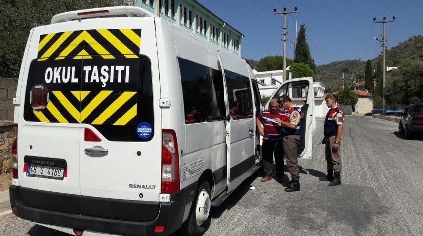 Milas&rsquo;ta Jandarma Okul Servislerini Denetliyor
