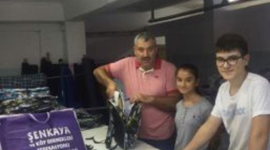 Şenkaya Ve K&ouml;y Dernekleri Federasyonu&rsquo;ndan Bin 110 &Ouml;ğrenciye Eğitim Yardımı