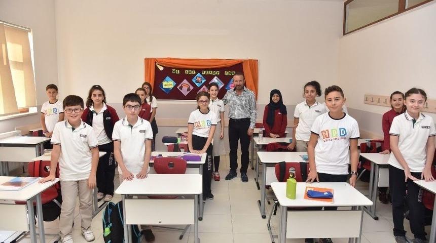 Başkan Babadan Kızına Okul Ziyareti