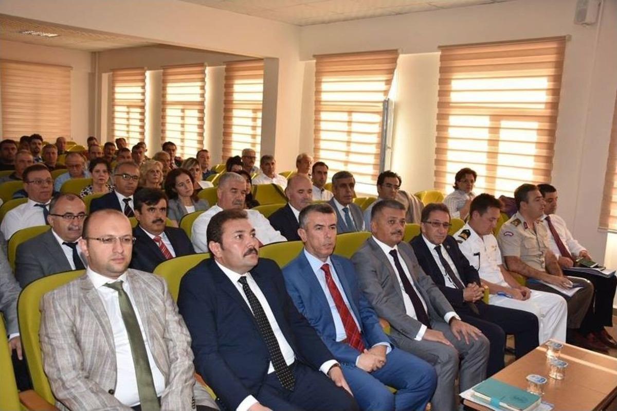 Vali Yazcı Muhtarları Dinledi