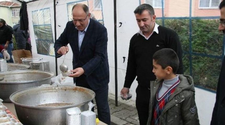 Korucuk&rsquo;ta 3 Bin Kişilik Aşure Dağıtıldı