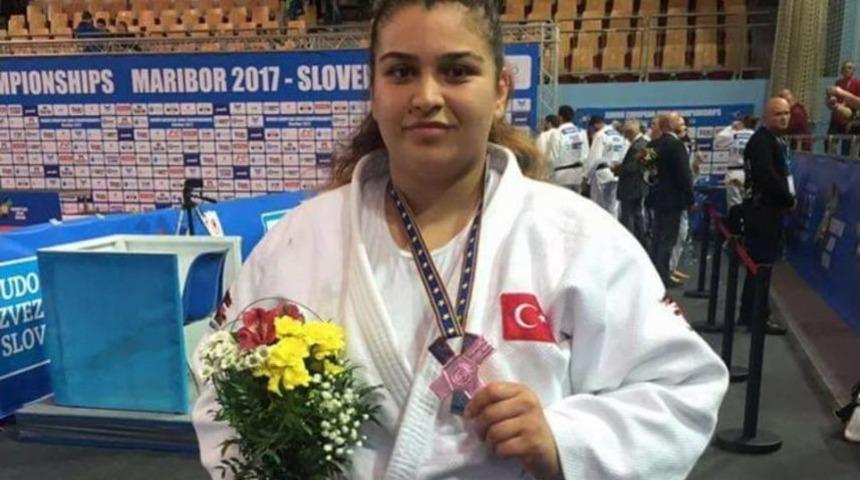 Rize&rsquo;ye Madalya İle D&ouml;nd&uuml;ler