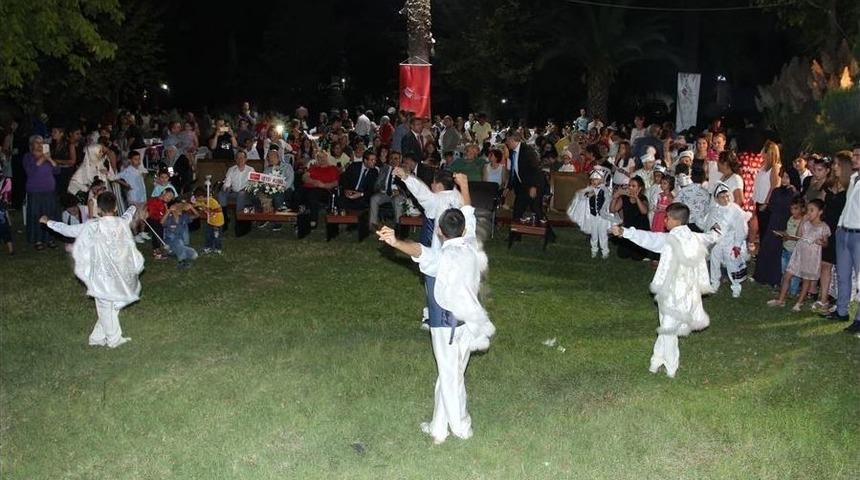 İzmir&rsquo;de 24 &Ccedil;ocuğun S&uuml;nnet Heyecanı
