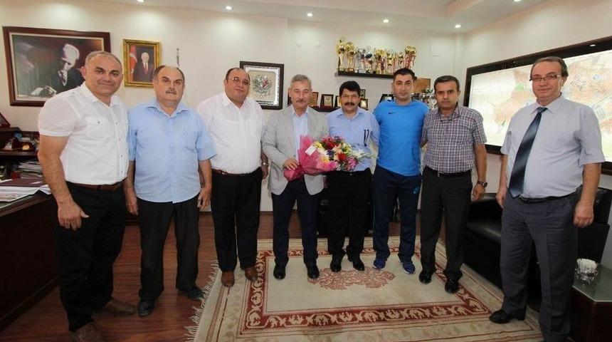 Başkan Yaralı&rsquo;dan Amat&ouml;r Spor Kul&uuml;plerine Destek S&ouml;z&uuml;
