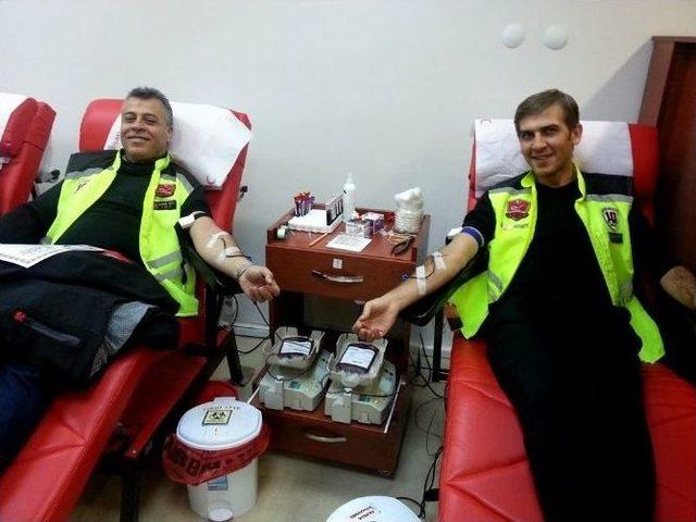 Motosiklet Kul&uuml;b&uuml;nden Kan Bağışı 2