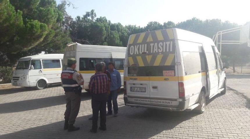 Jandarma Komutanlığı Servis Ara&ccedil;larını Denetledi