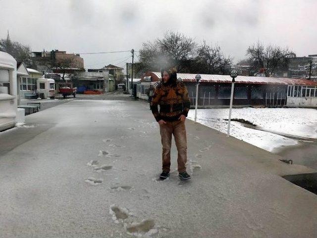 Erdek’e 4 Yıldır İlk Kez Kar Yağdı