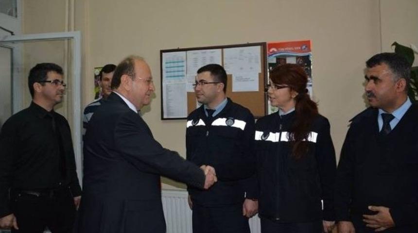 Başkan Özakcan Personelin Yeni Yılını Kutladı