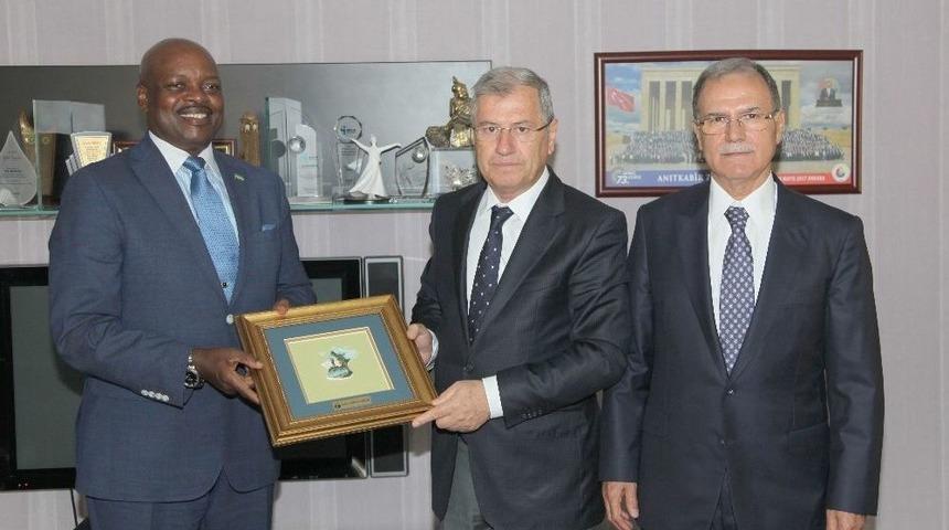 B&uuml;y&uuml;kel&ccedil;isi Nkurunziza: "adana, Ruanda İ&ccedil;in &Uuml;r&uuml;n Tedarik Merkezi Olabilir"