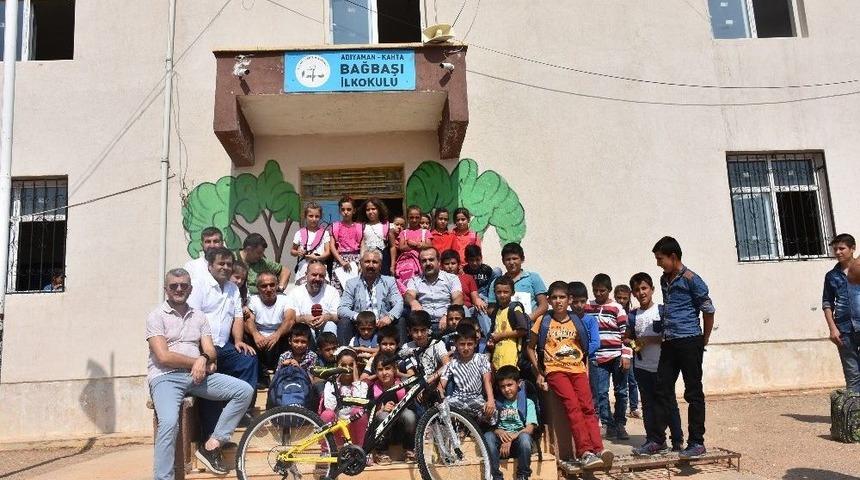 Narinceliler Derneğinden Bin &Ouml;ğrenciye Kırtasiye Yardımı